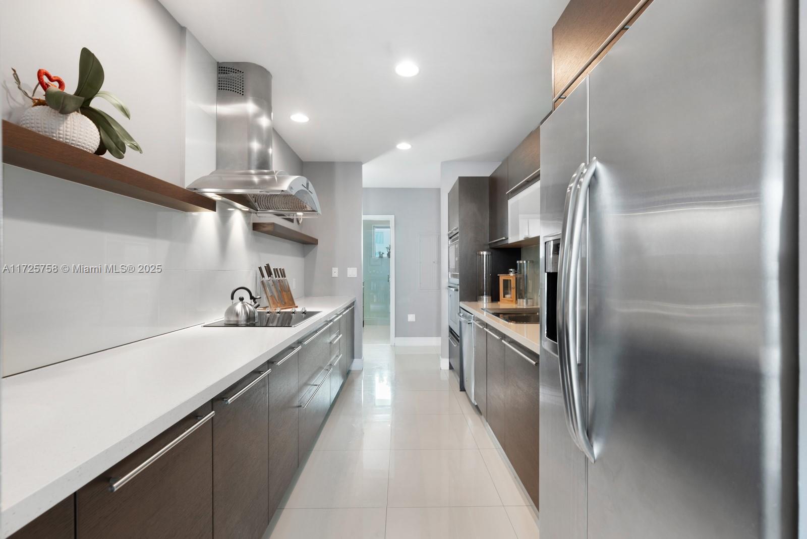 ELOQUENCE ON THE BAY COND - Residential