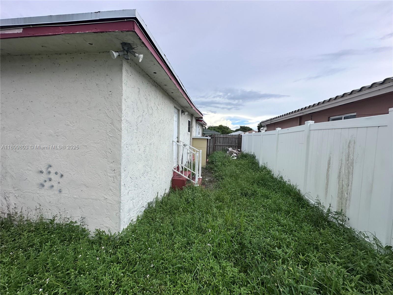 2760 NW 11th Ct
