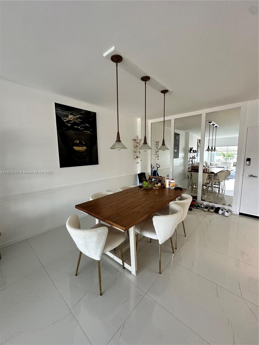 ARLEN HOUSE CONDO - Residential