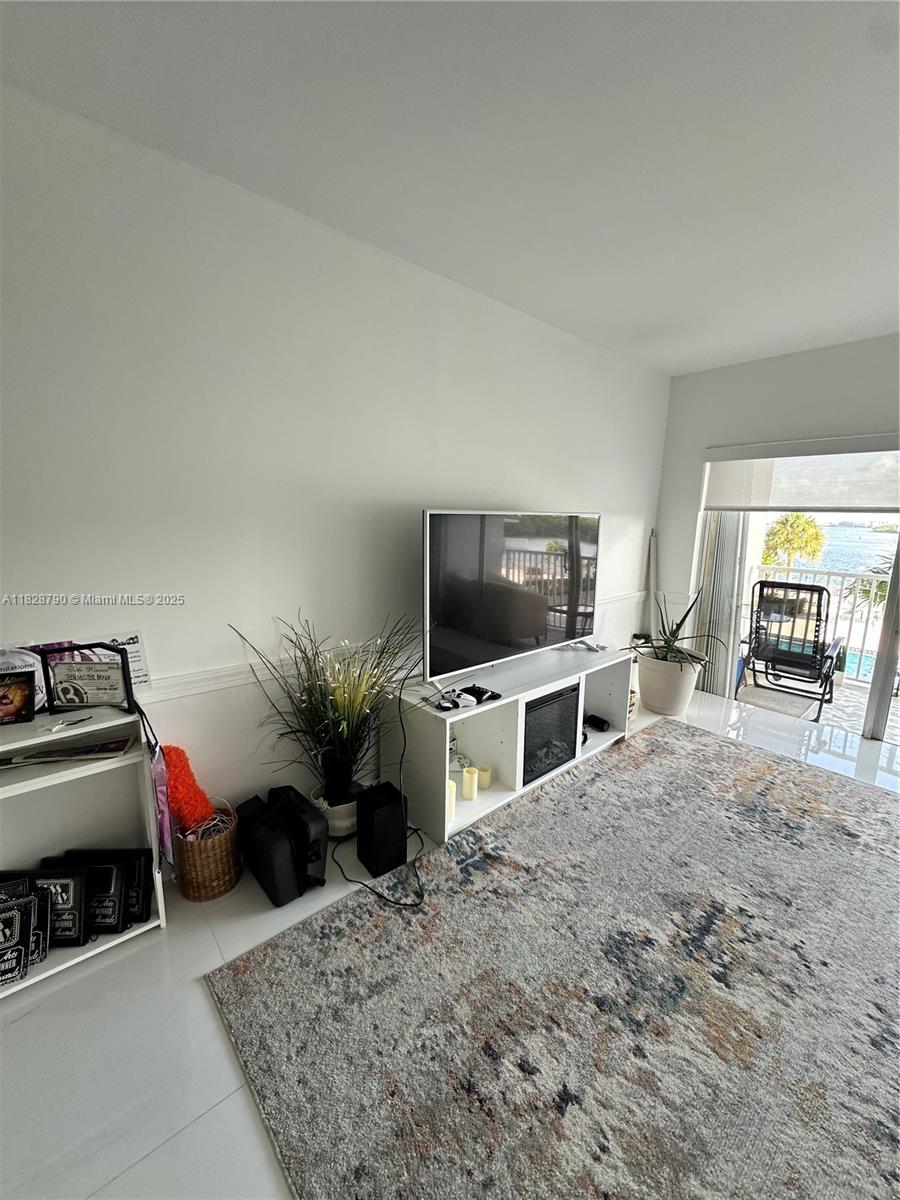 ARLEN HOUSE CONDO - Residential