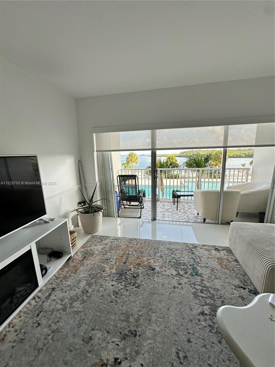 ARLEN HOUSE CONDO - Residential