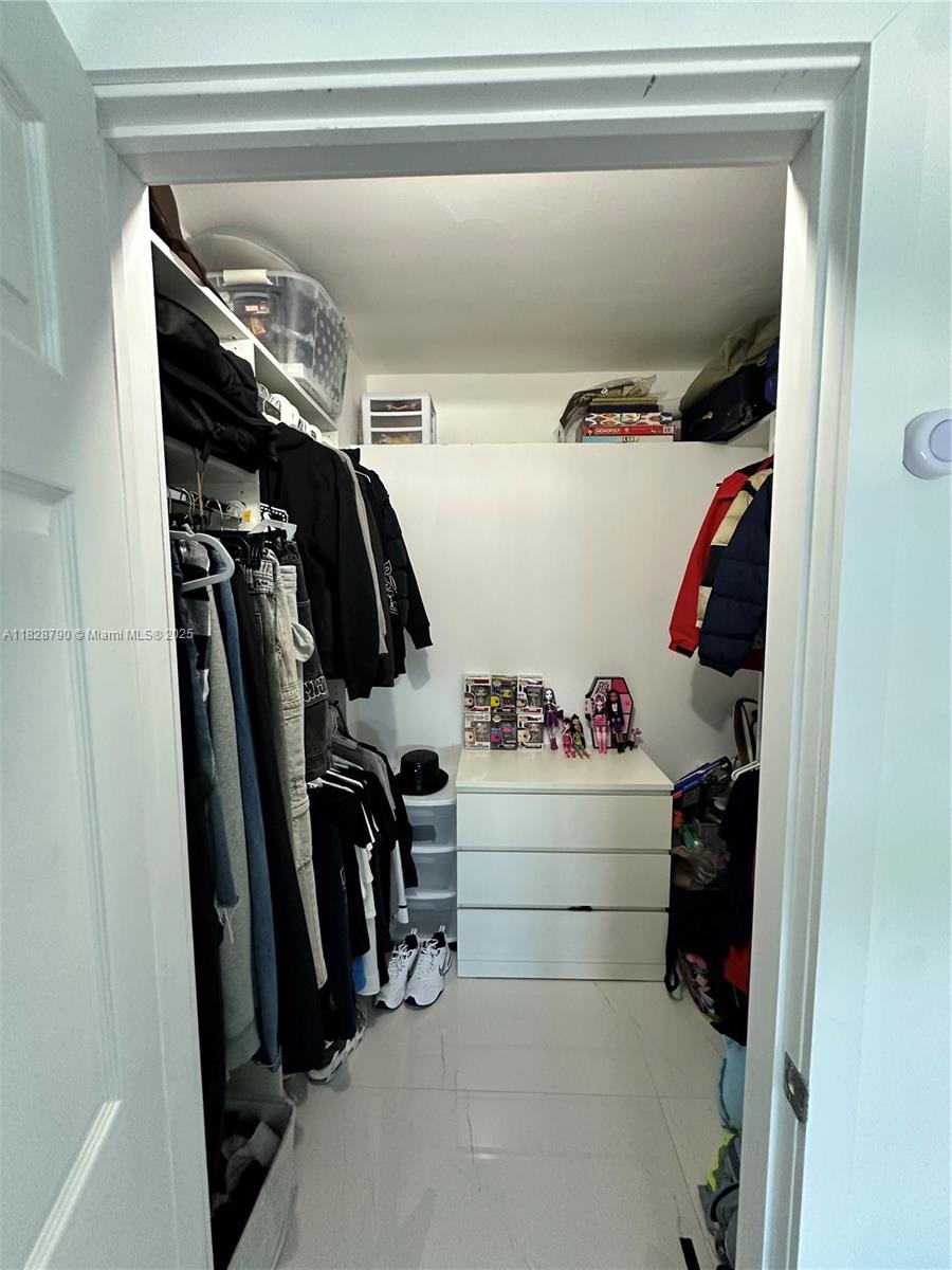 ARLEN HOUSE CONDO - Residential