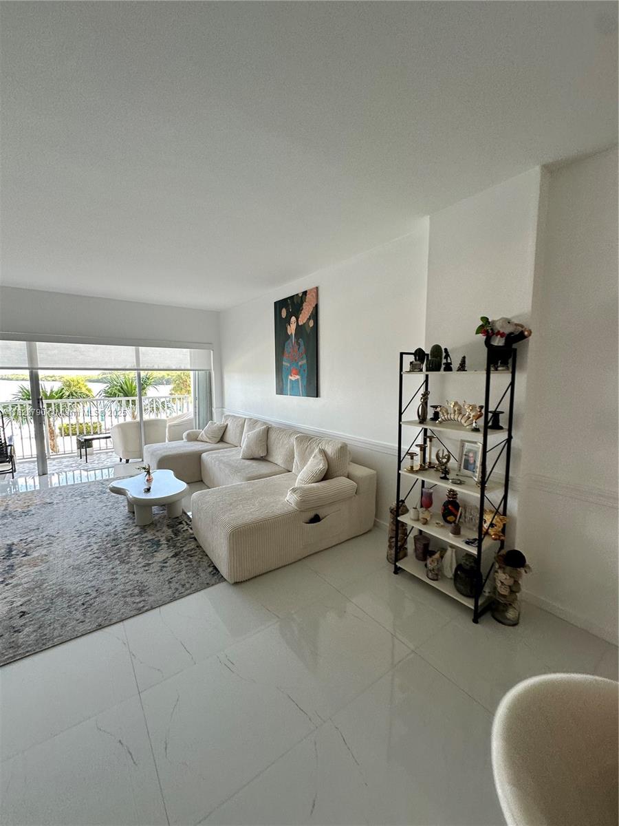 ARLEN HOUSE CONDO - Residential