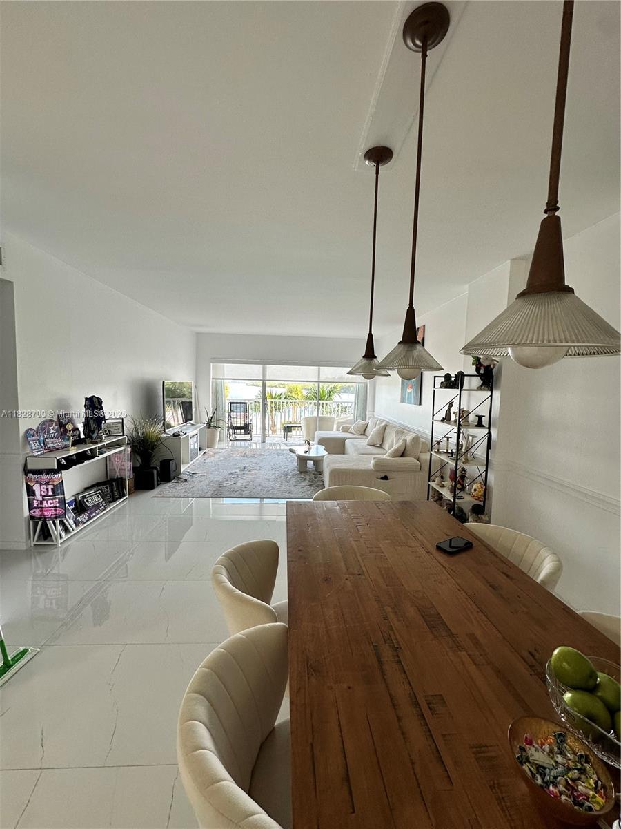 ARLEN HOUSE CONDO - Residential