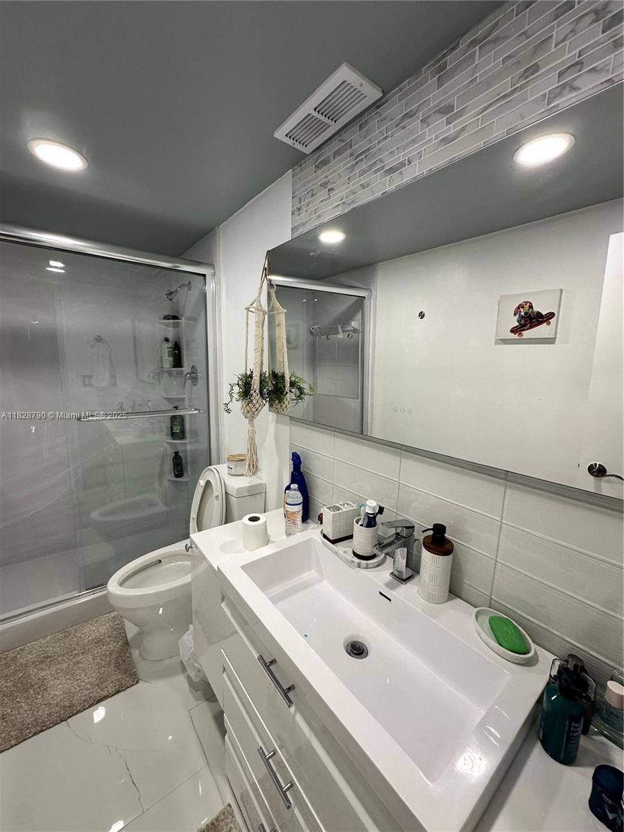 ARLEN HOUSE CONDO - Residential