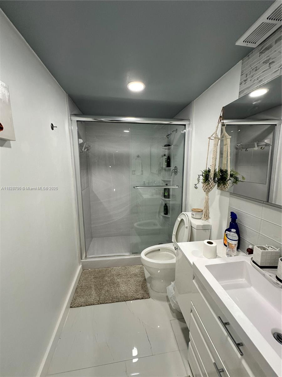 ARLEN HOUSE CONDO - Residential