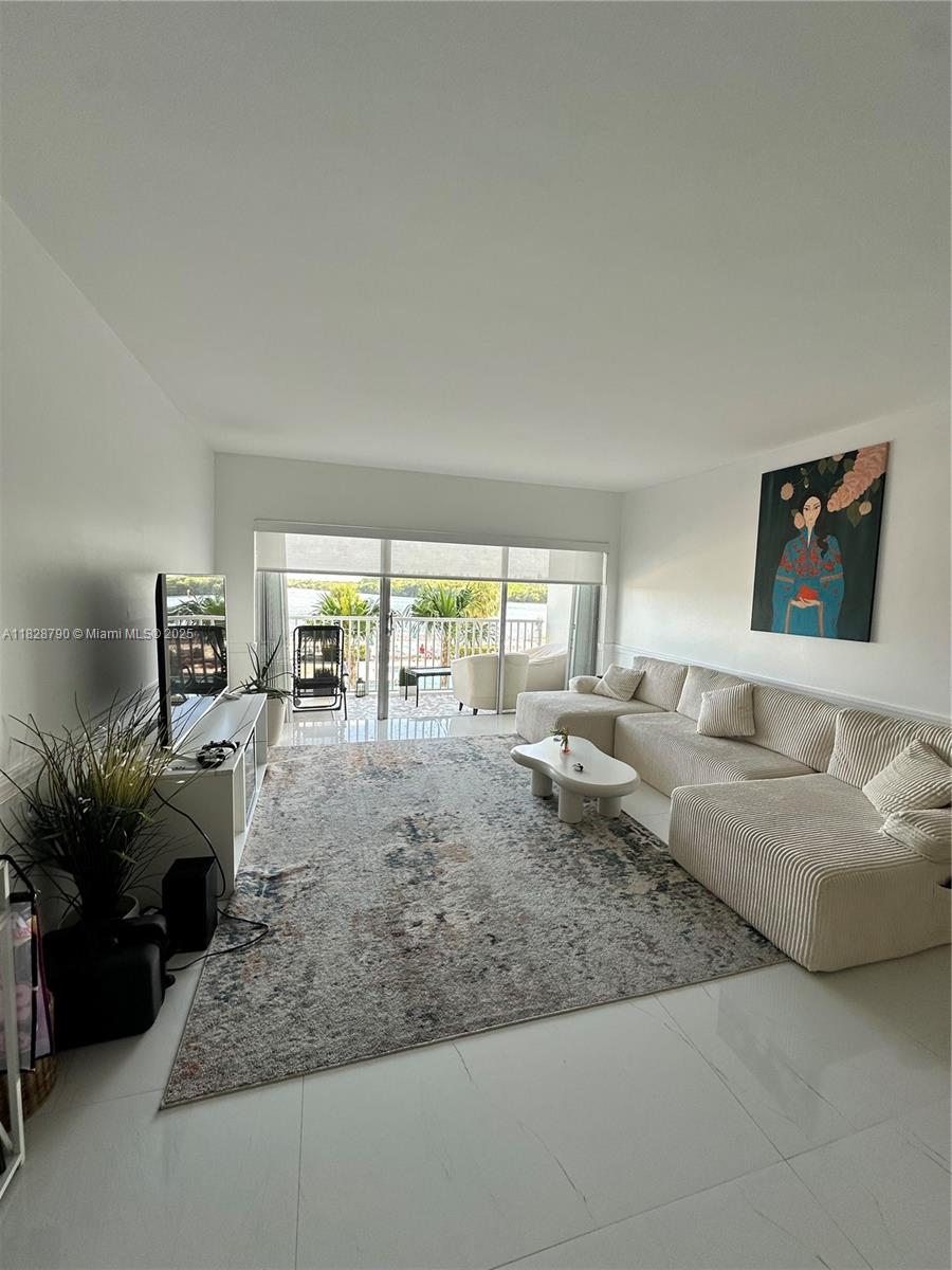 ARLEN HOUSE CONDO - Residential