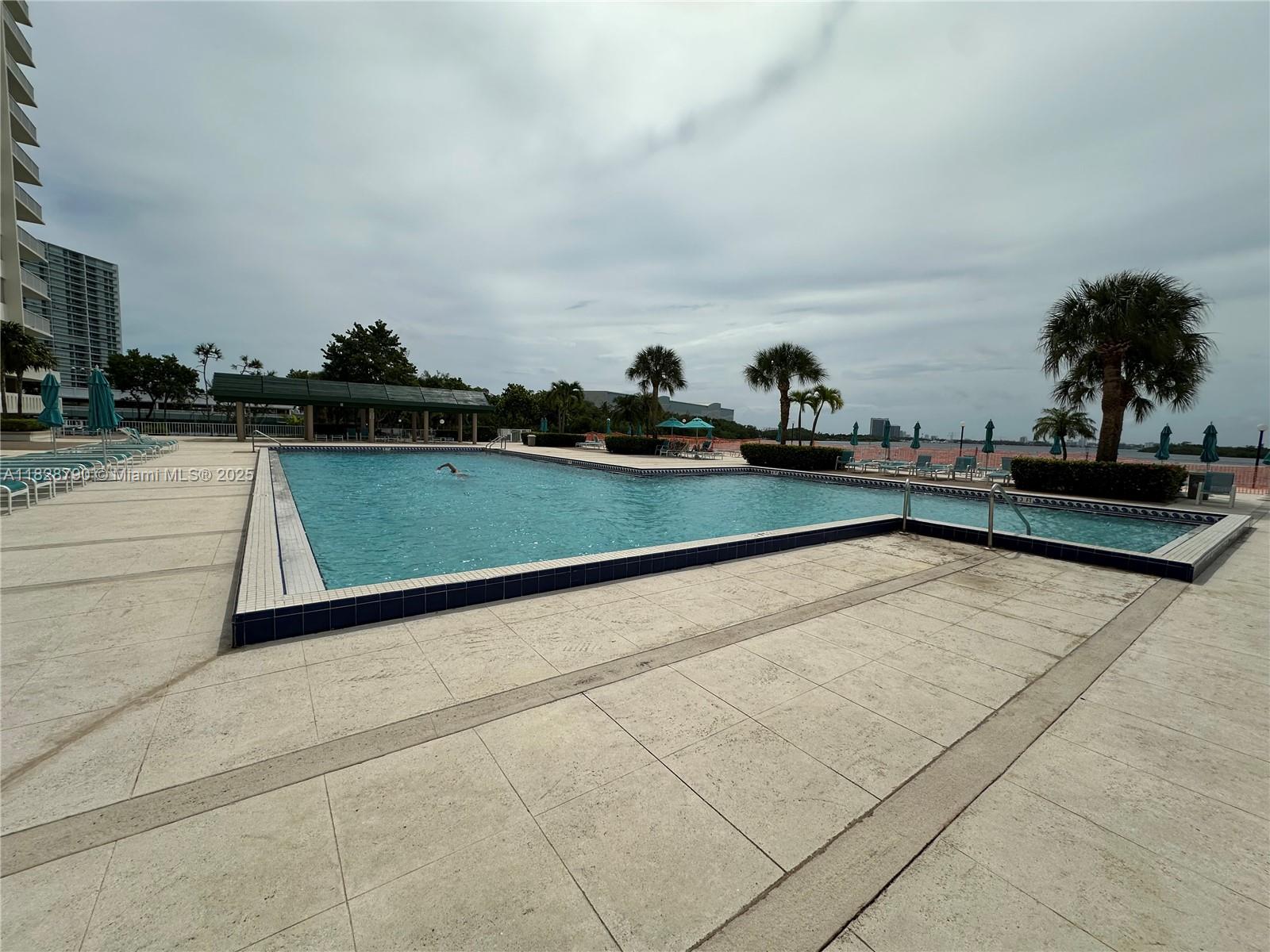 300 Bayview Dr 210