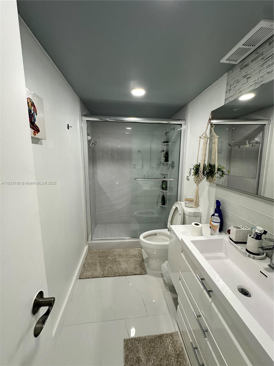 ARLEN HOUSE CONDO - Residential