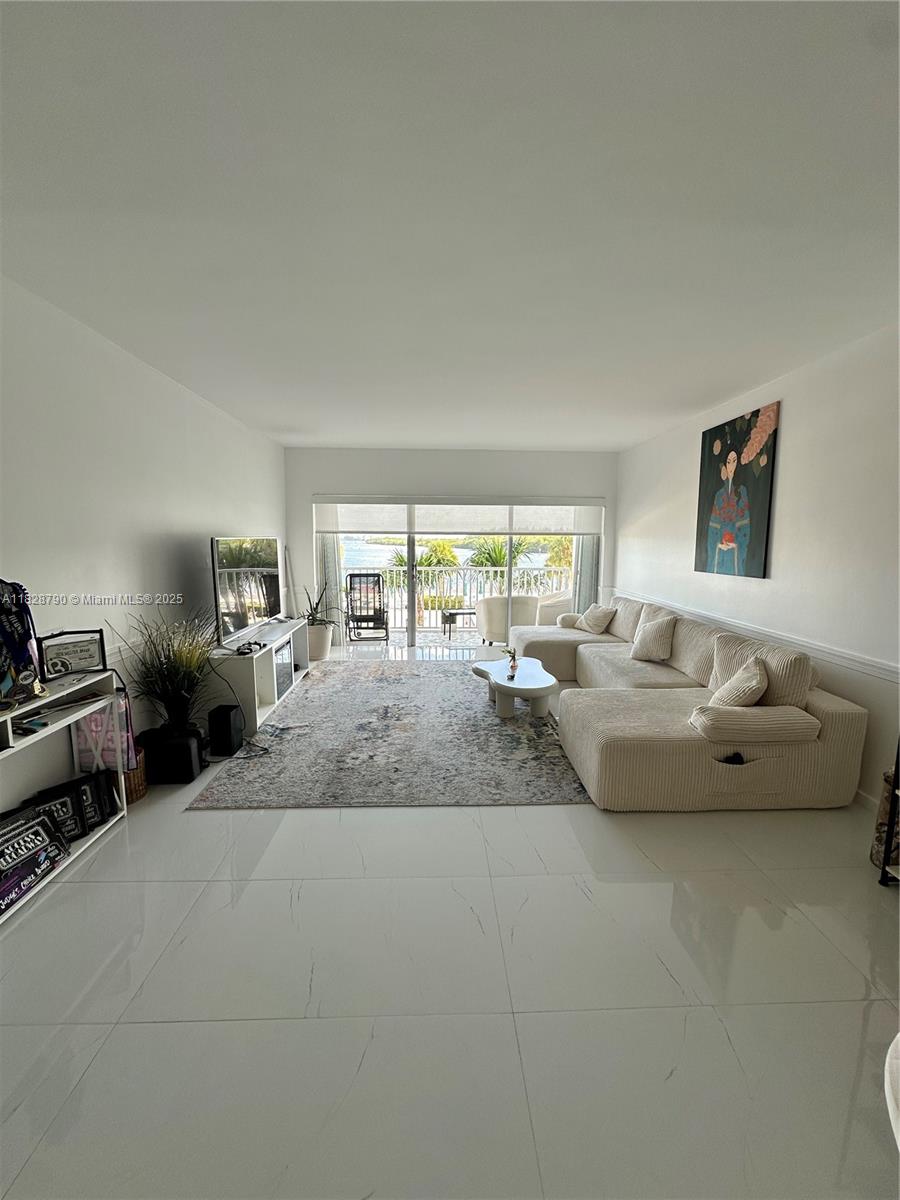 ARLEN HOUSE CONDO - Residential