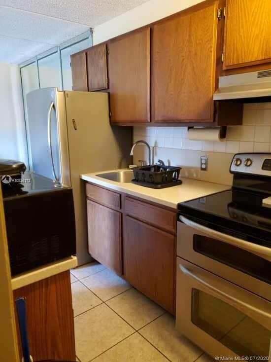 CANAL GROVES CONDO - Residential Lease