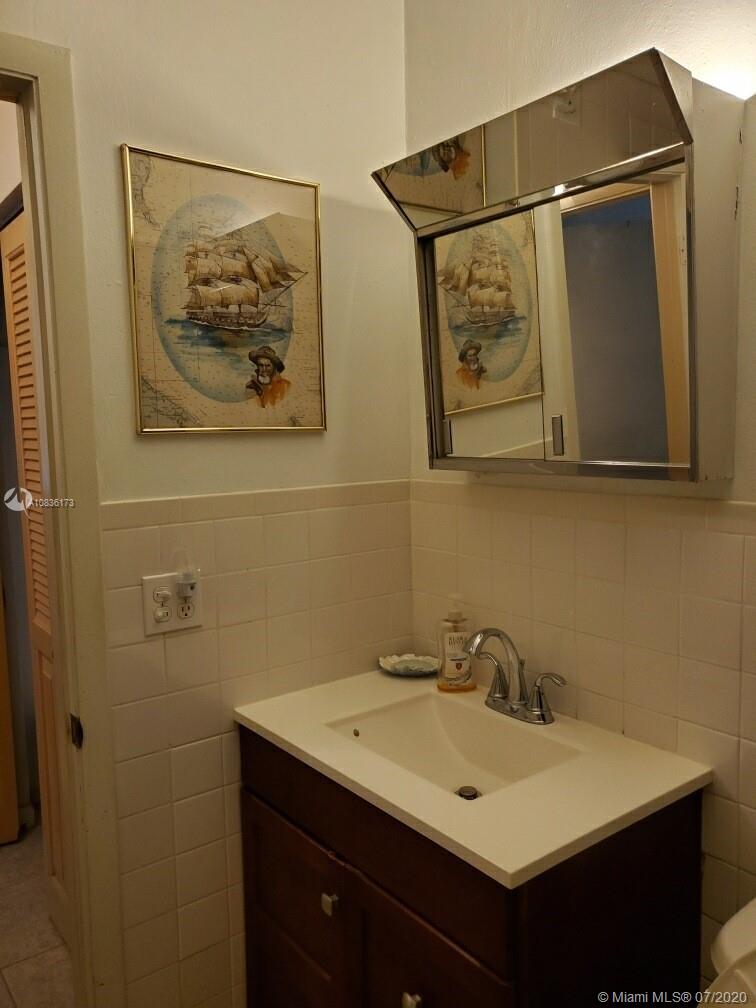 CANAL GROVES CONDO - Residential Lease