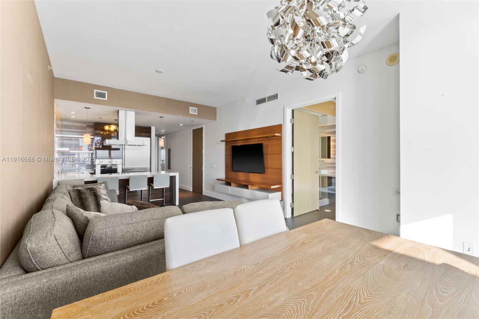 MARQUIS CONDO - Residential