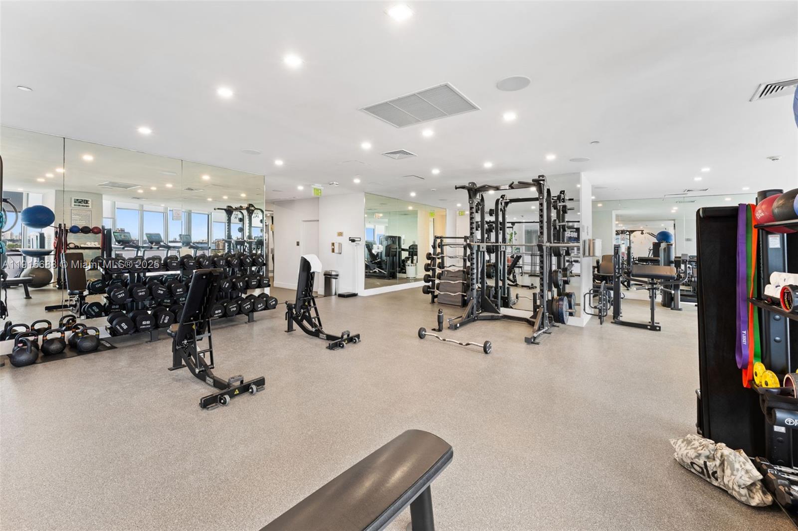 MARQUIS CONDO - Residential