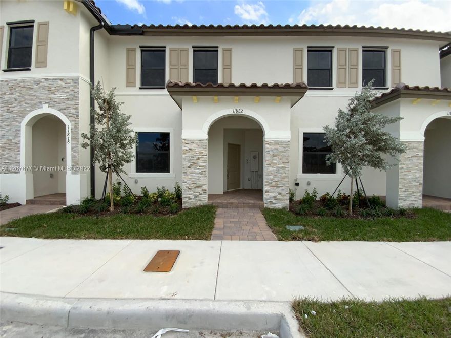 BE THE FIRST! BRAND NEW VILLA AT CORSICA. LENNAR's NEWEST COMMUNITY IN THE AREA. GREAT LAYOUT FEATURING 3BEDS/2.5 BATHROOMS. W/D INSIDE. TILED ALL SOCIAL AREAS ON THE FIRST FLOOR. CARPETED UPSTAIRS. STAINLESS STEEL APPLIANCES.  EXCELLENT LOCATION CLOSE TO GREAT SCHOOLS, RESTAURANTS, AND SHOPPING.