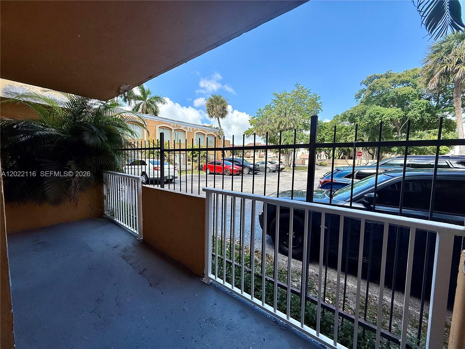 VENETIAN GARDENS AT COUNT - Residential