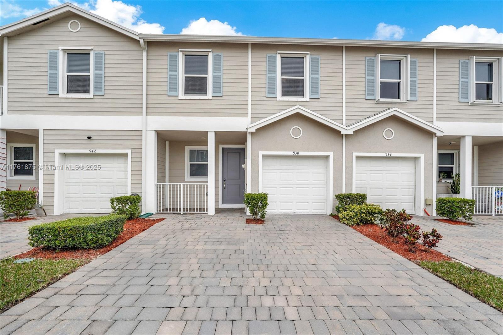 Property for Sale at 938 Se 19th St, Homestead, Miami-Dade County, Florida - Bedrooms: 3 
Bathrooms: 3  - $415,000