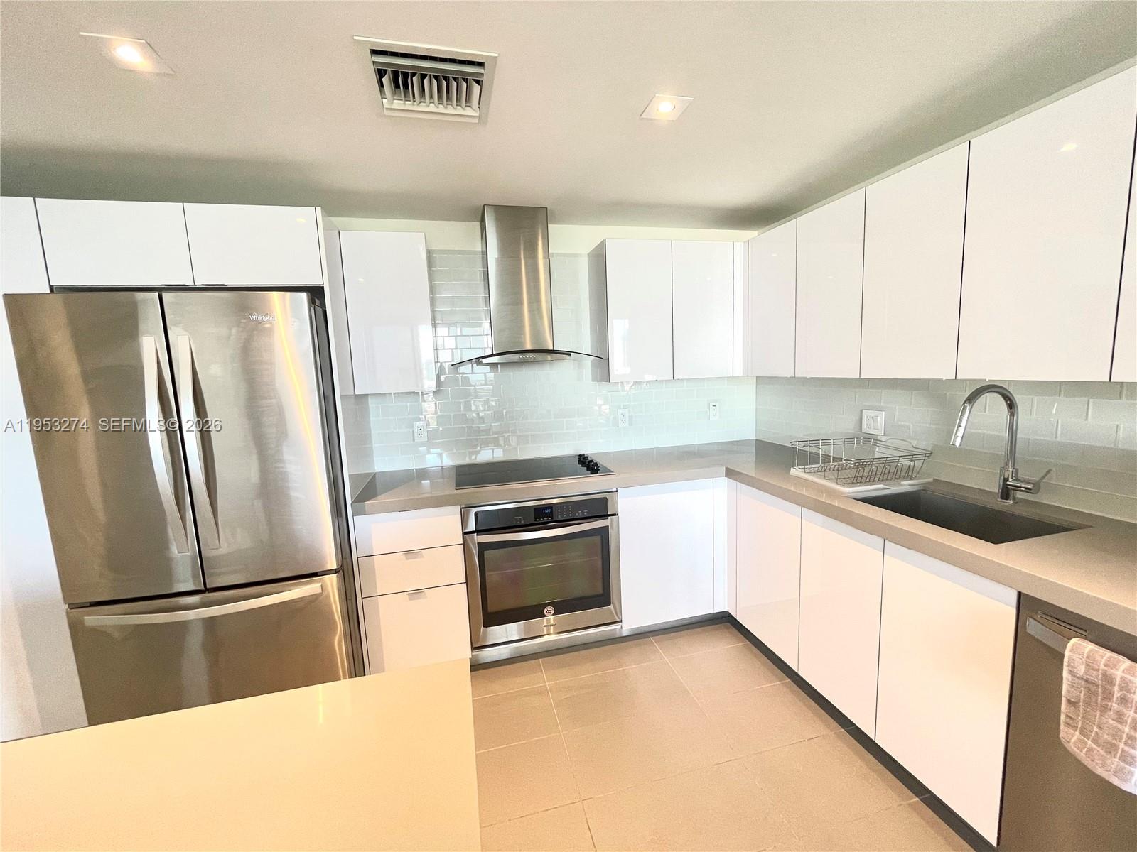 1600 NE 1st Ave 1018