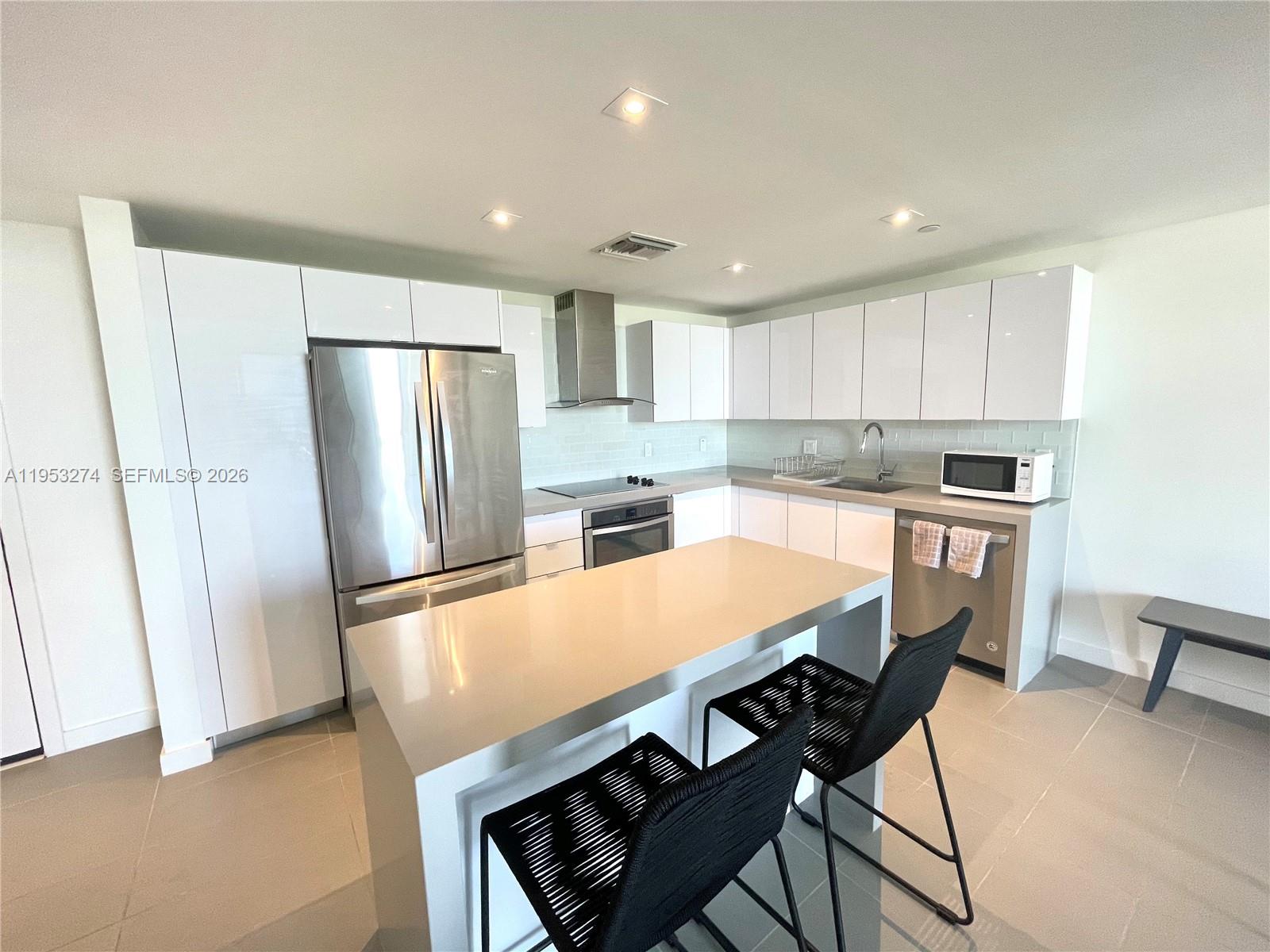 1600 NE 1st Ave 1018