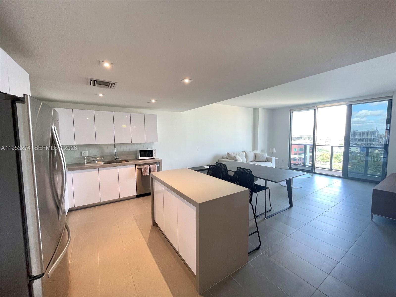 1600 NE 1st Ave 1018