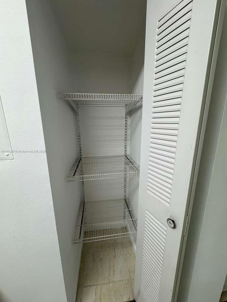 PARC CENTRAL AVENTURA SOU - Residential Lease