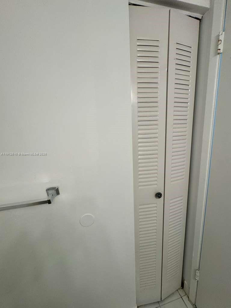 PARC CENTRAL AVENTURA SOU - Residential Lease