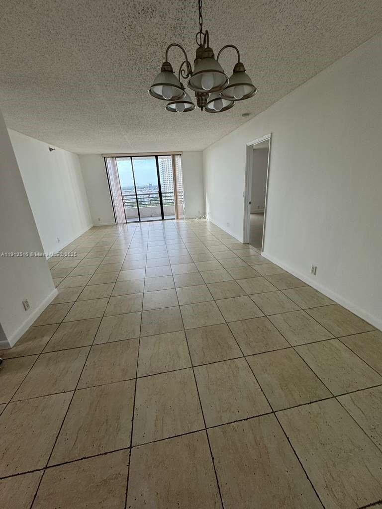 PARC CENTRAL AVENTURA SOU - Residential Lease