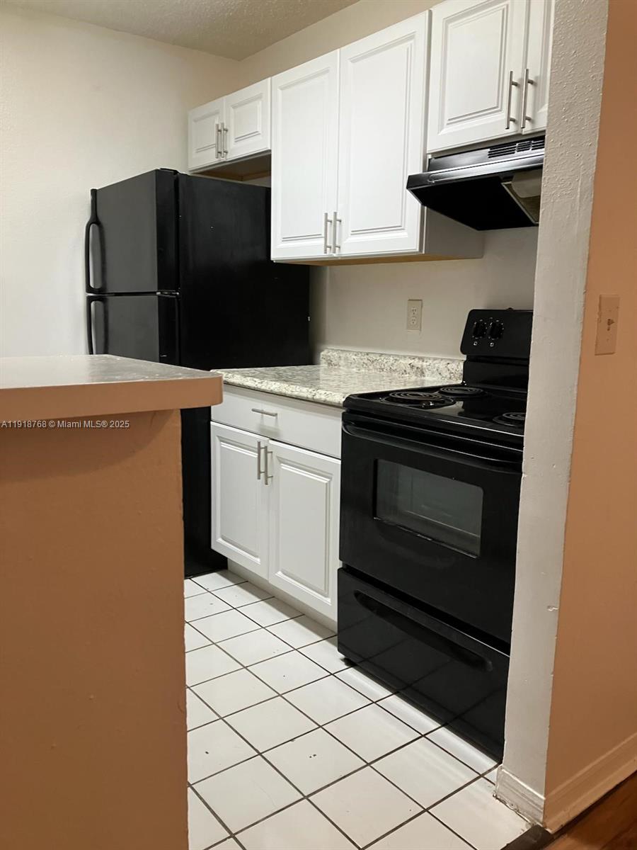 WINDWARD LAKES CONDO - Residential Lease