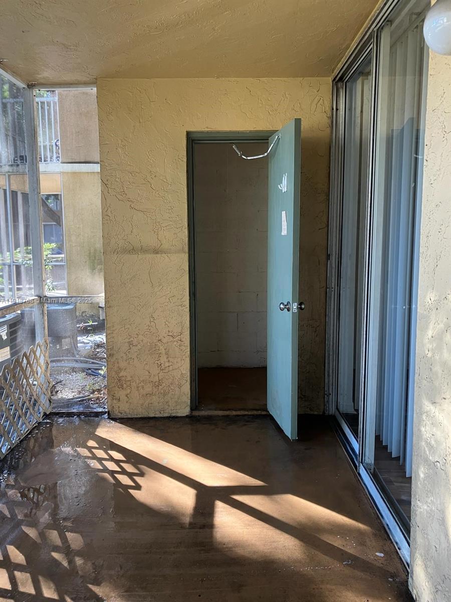 WINDWARD LAKES CONDO - Residential Lease