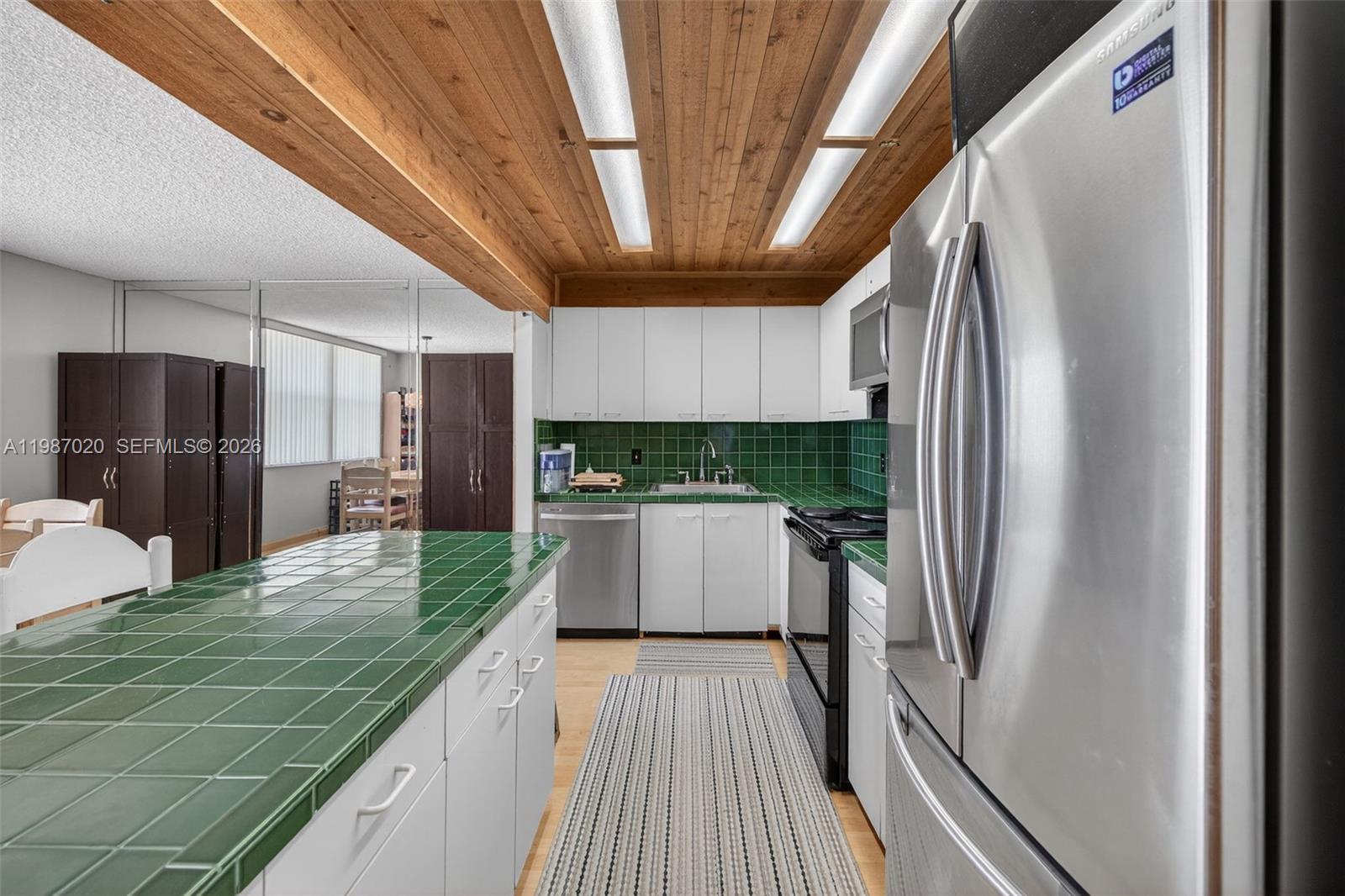 SOUTHVIEW AT AVENTURA CON - Residential