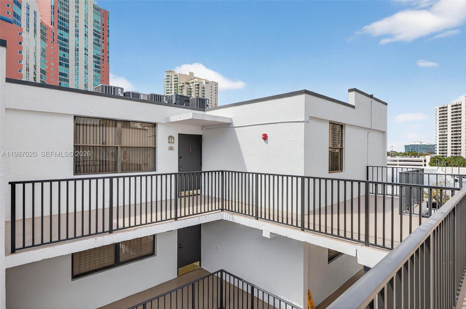 SOUTHVIEW AT AVENTURA CON - Residential