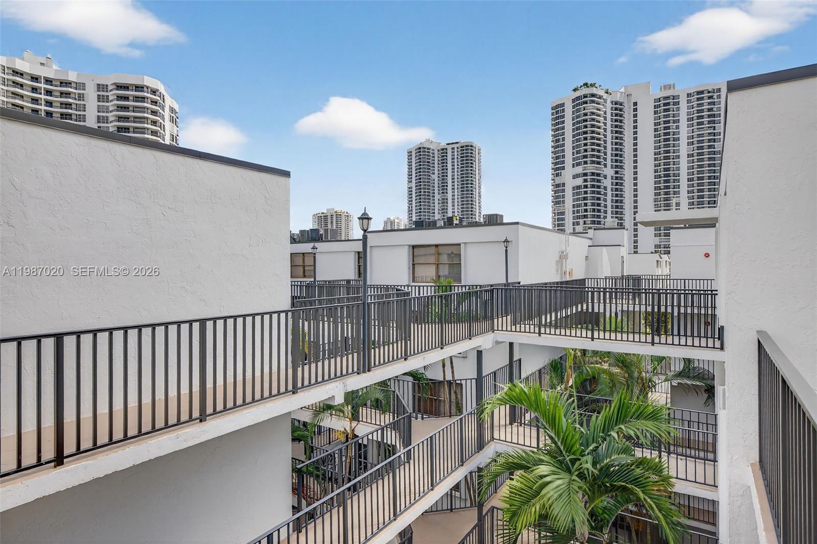 SOUTHVIEW AT AVENTURA CON - Residential