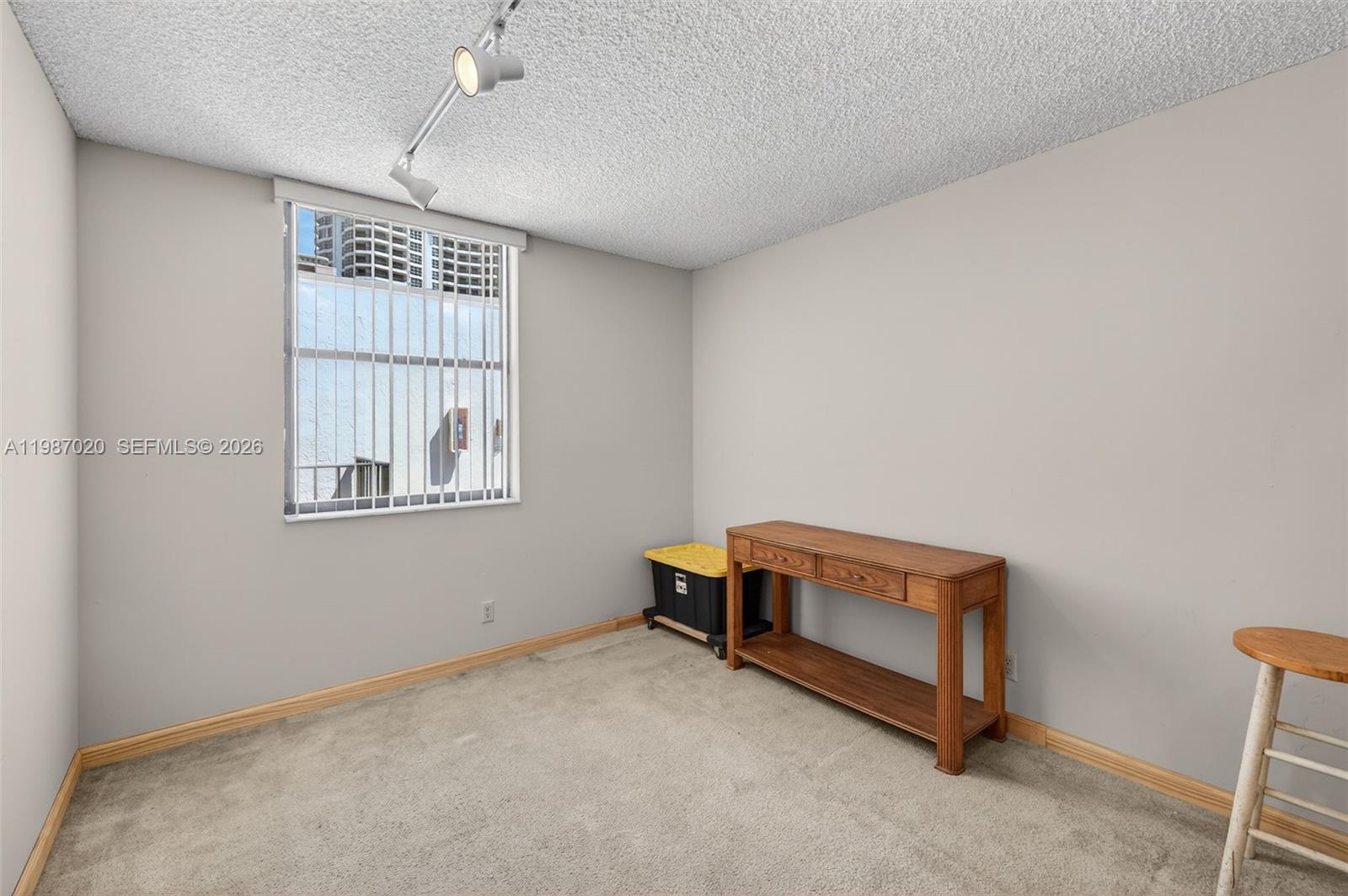 SOUTHVIEW AT AVENTURA CON - Residential