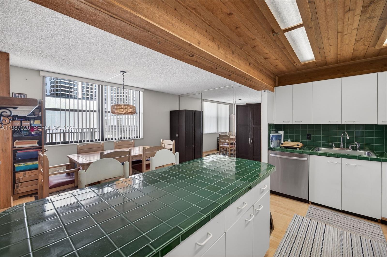 SOUTHVIEW AT AVENTURA CON - Residential