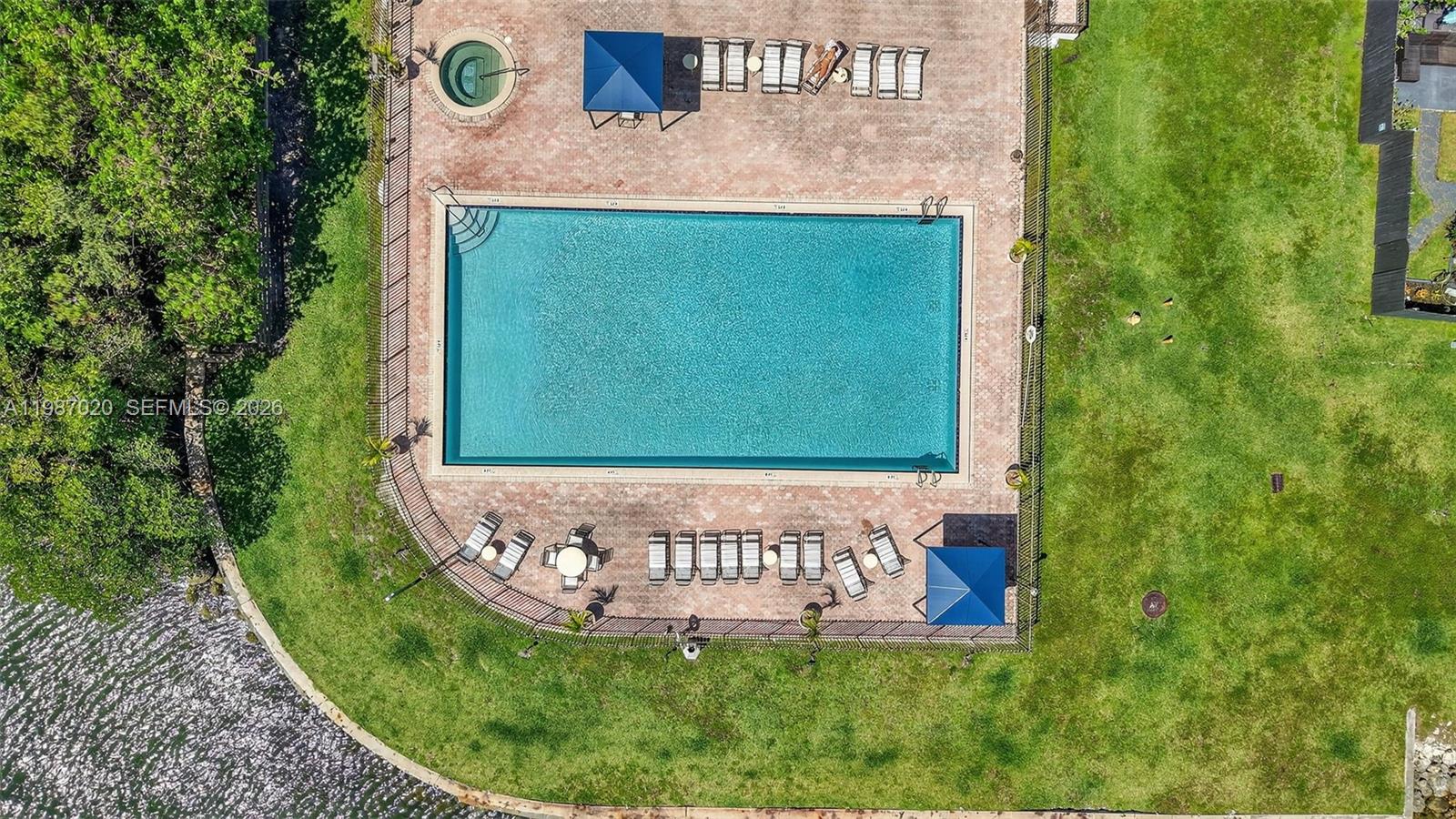 SOUTHVIEW AT AVENTURA CON - Residential