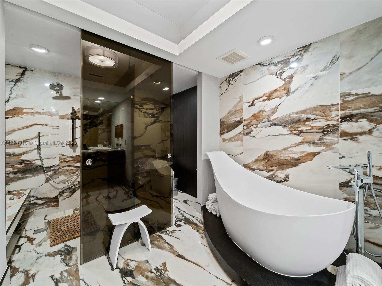 LAS OLAS RIVER HOUSE COND - Residential