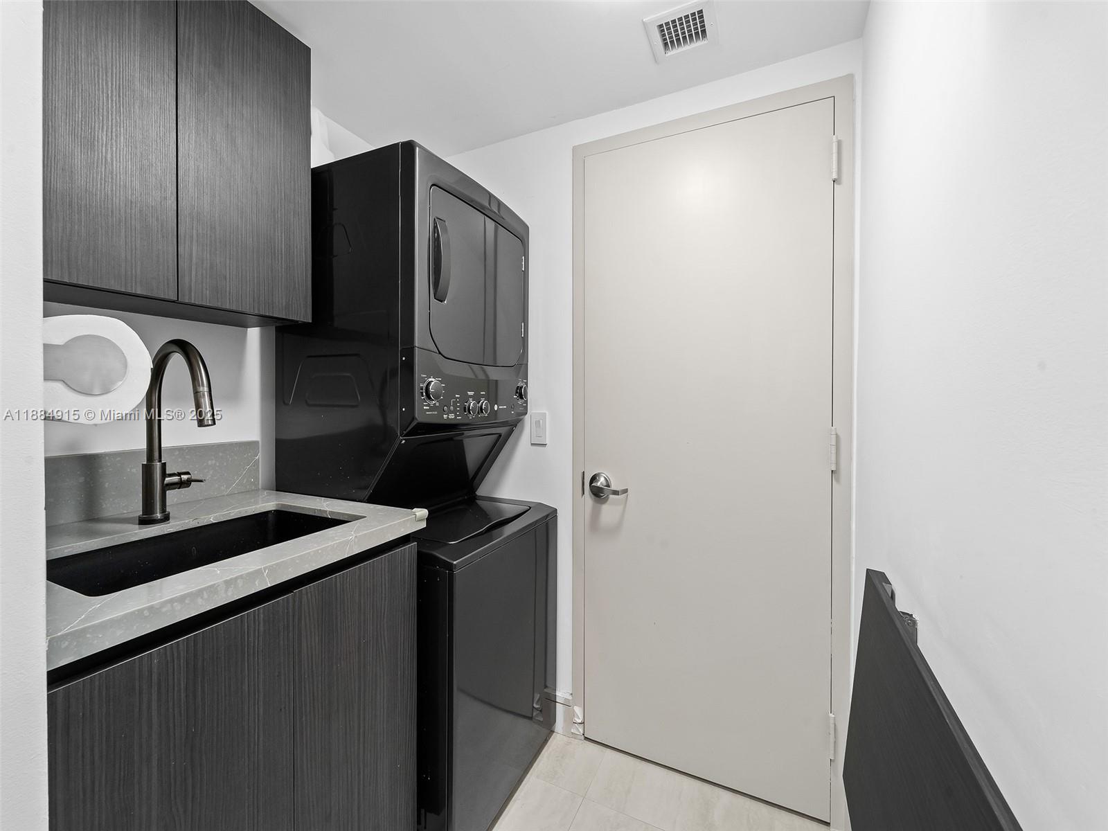 LAS OLAS RIVER HOUSE COND - Residential