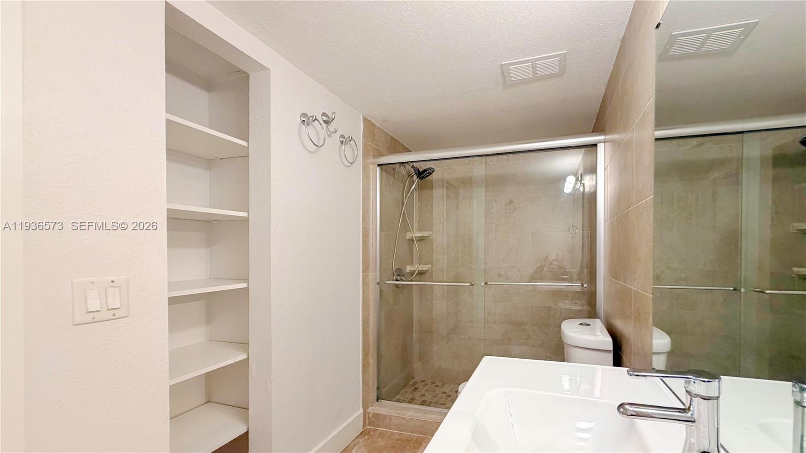 ISLES AT LAGO MAR CONDO - Residential Lease