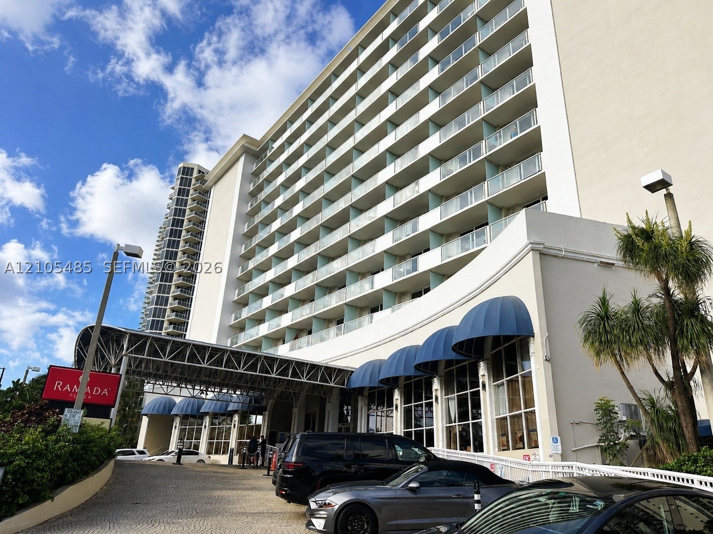 19201 Collins Ave 707