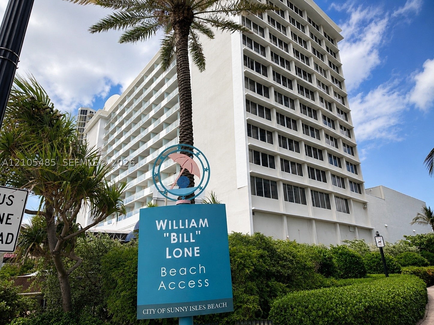 19201 Collins Ave 707
