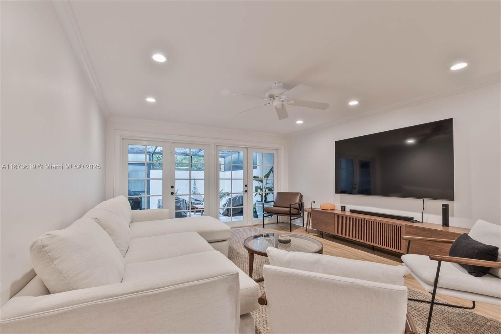 Available September 2025 through January 31, 2026. Offered fully furnished, this nicely updated townhouse is situated just steps from Las Olas Blvd's dinning, shopping, entertainment, and minutes from the beach in the Beverly Heights neighborhood. Features include 10' wood ceilings, impact windows and doors, granite counters and stainless steel appliances, updated baths, and French doors to a private screened patio. Enjoy waterfront living on the Himmarshee Canal with ocean access, plus assigned parking and permitted street parking for guests. Tenant to pay $12% short-term rental tax in addition to rent.