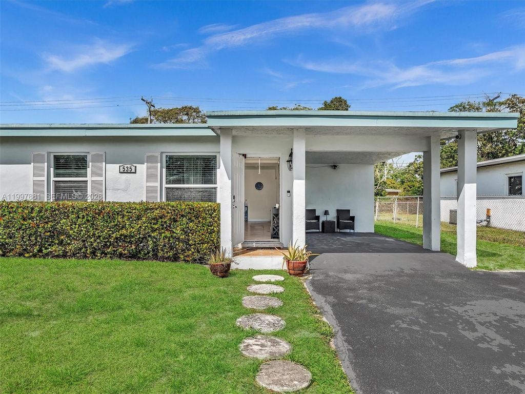 Photo of 535 NW 29th Ter, Fort Lauderdale, FL 33311 (MLS # A11997881)