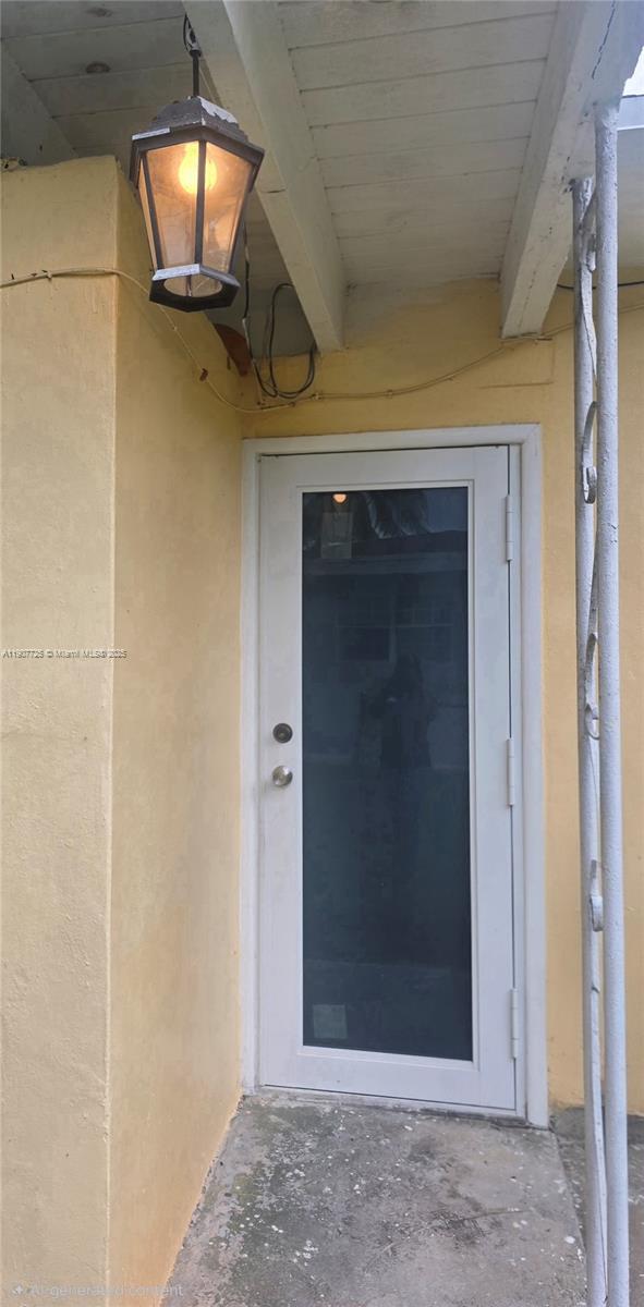 CAPRI VILLAS - Residential Lease