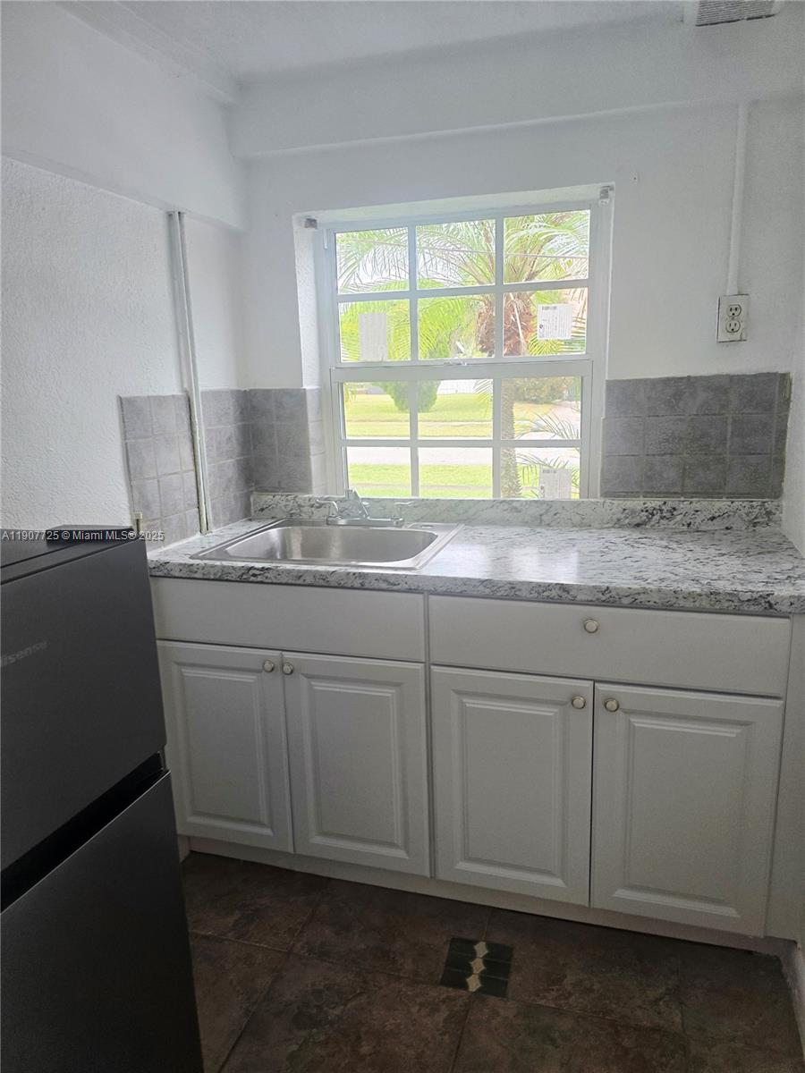 CAPRI VILLAS - Residential Lease