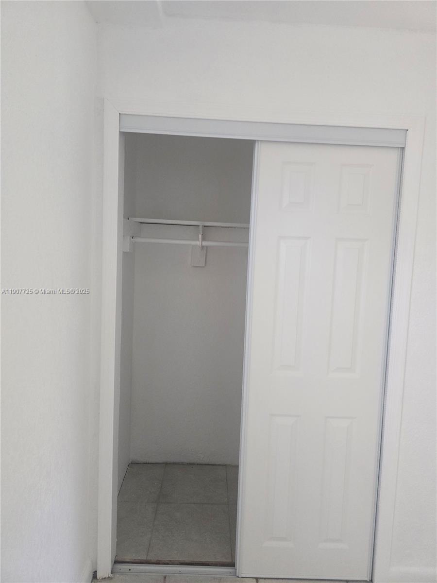 CAPRI VILLAS - Residential Lease