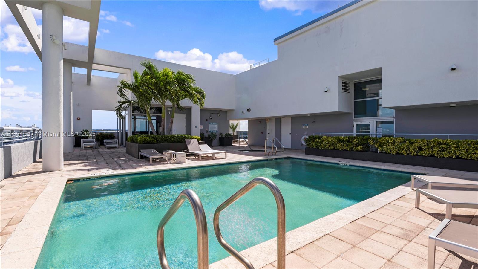 BLUE BAY TOWER CONDO - Residential Lease