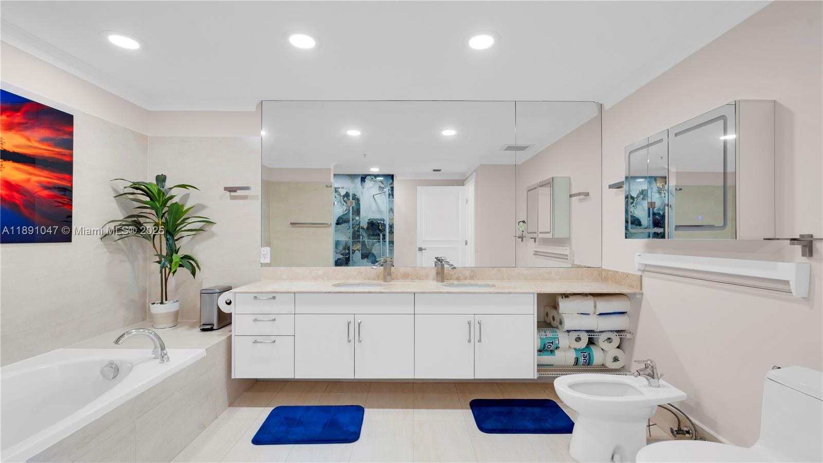 BLUE BAY TOWER CONDO - Residential Lease