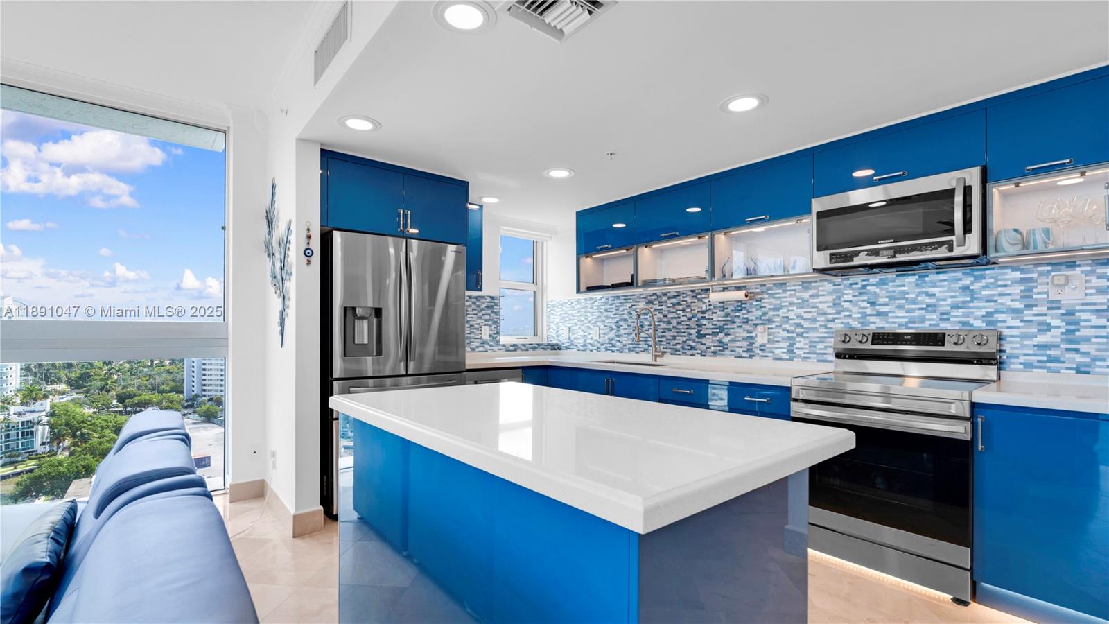 BLUE BAY TOWER CONDO - Residential Lease