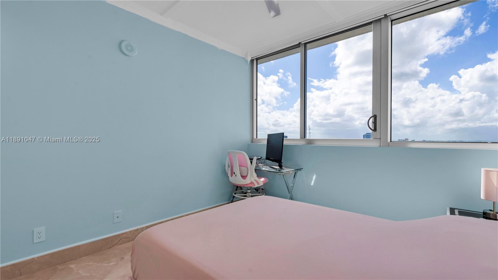 BLUE BAY TOWER CONDO - Residential Lease