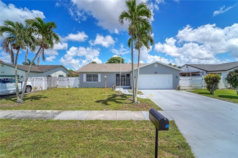 Photo of 9242 SW 18th Rd, Boca Raton, FL 33428 (MLS # A12067732)
